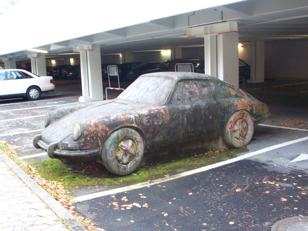 Klassische Kunst am Bau auf dem Konstanzer Campus